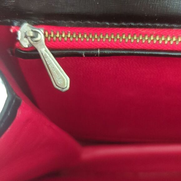 Vintage Retro Leather Handbag with Gold Lock and Red Interior - Picture 7 of 10